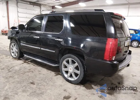 2007 Cadillac Escalade Standard z USA, uszkodzony, nr VIN 1GYFK63897R207267